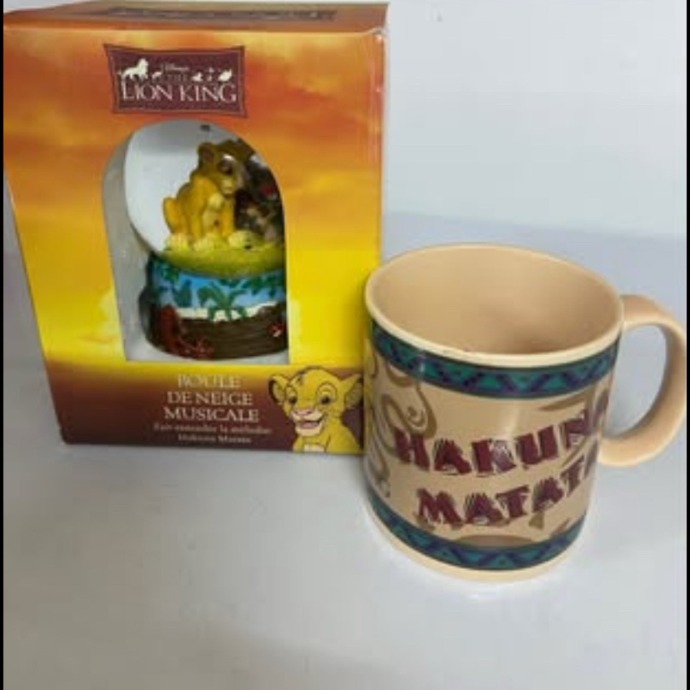 Disney Lion King Hakuna Matata Mug and Musical Snow Globe